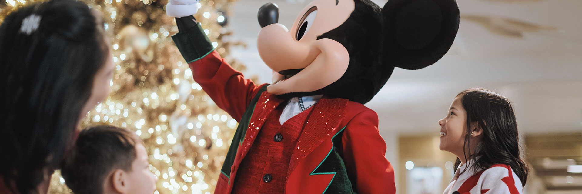 Mickey and Kids Very Merrytime