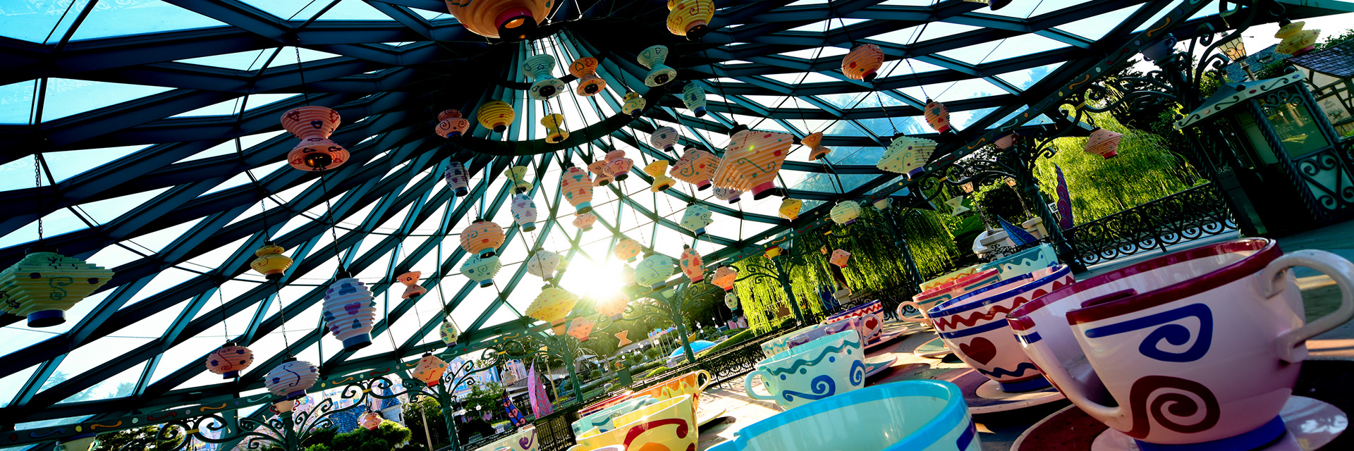 Mad Hatter's Tea Cups Disneyland Paris Attractions
