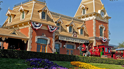 thumbnail for disneyland resort tips