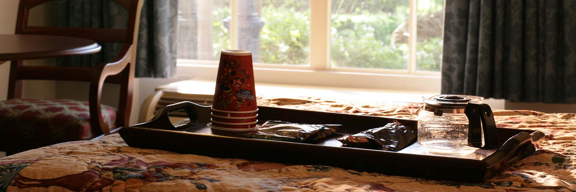 coffee pot and cups in room