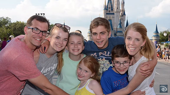 thumbnail image for Resort Tips for Traveling with a Large Family